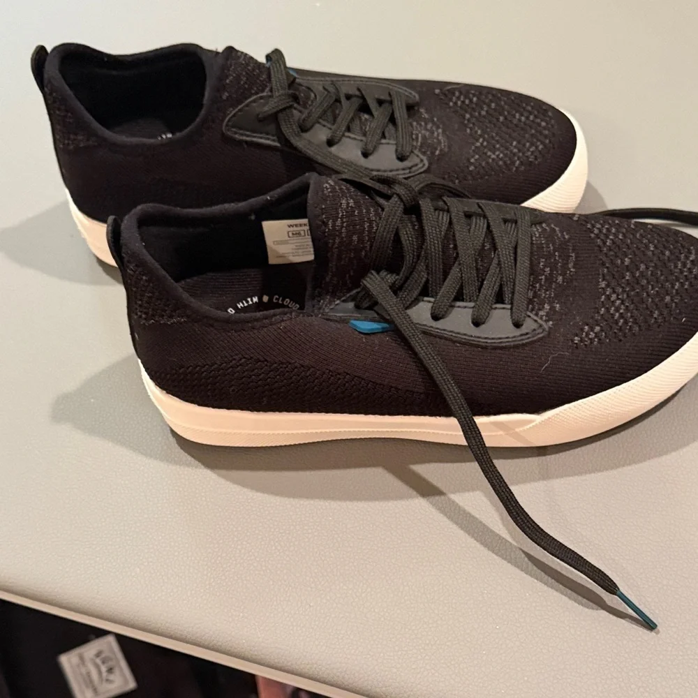 Vessi women’s 's Black and Blue Sneakers - Picture 2 of 4